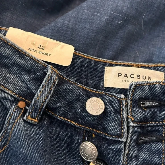 PacSun Blue Denim Women's Shorts Button Up, 5 Pockets NWT, FUN!! - Picture 2 of 8